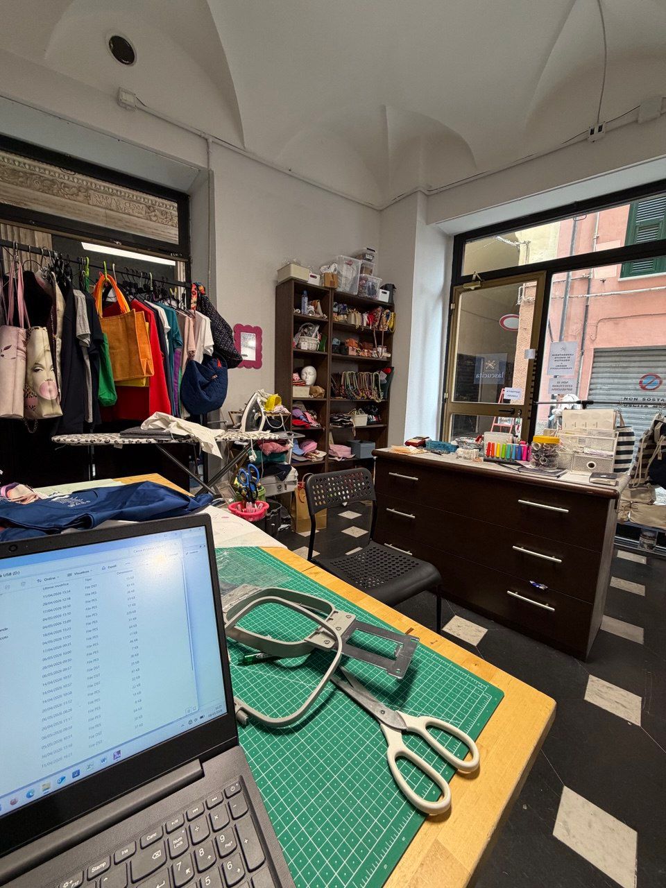 Interno del laboratorio LaScucita