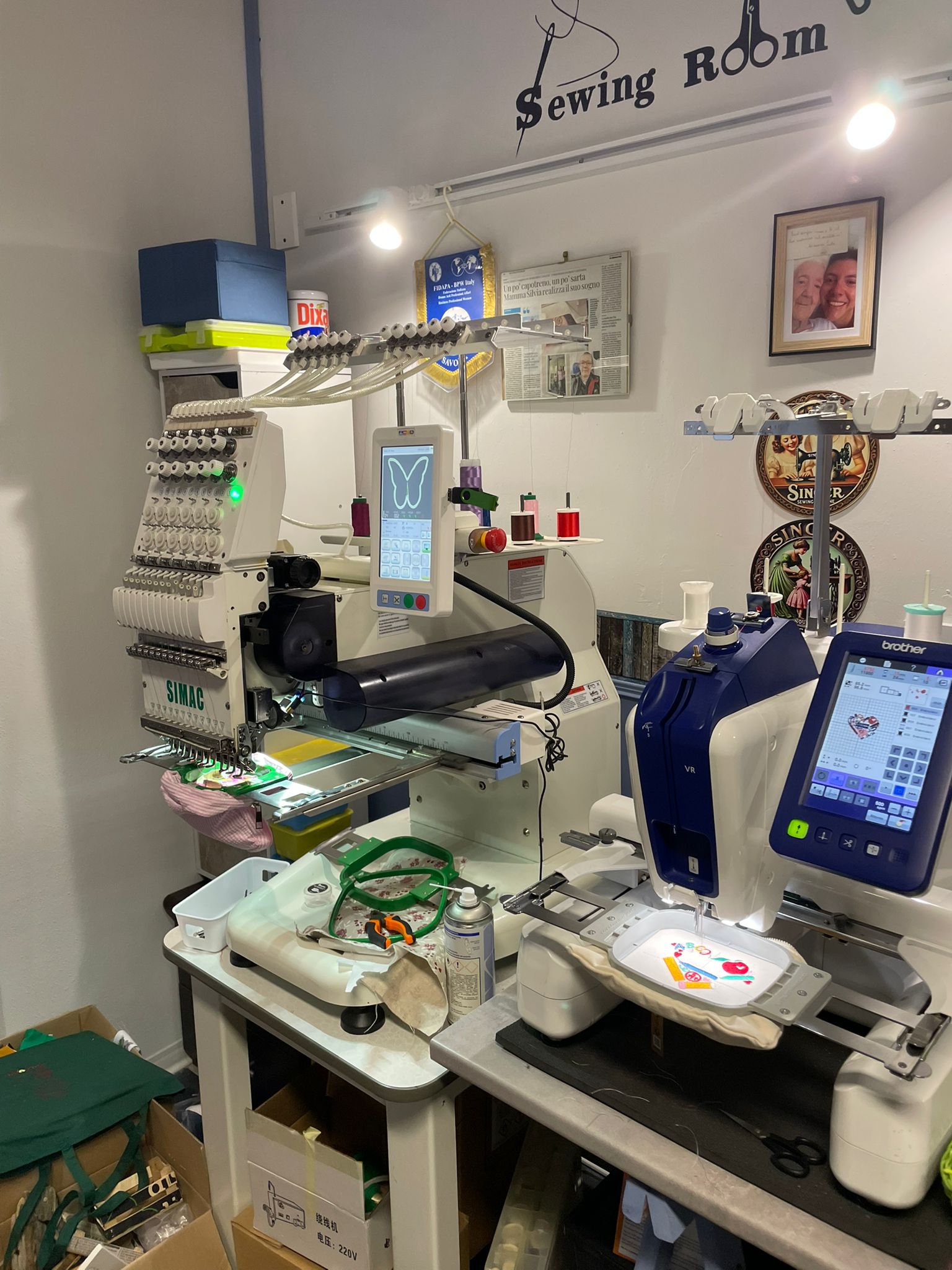 Macchine da ricamo nel laboratorio